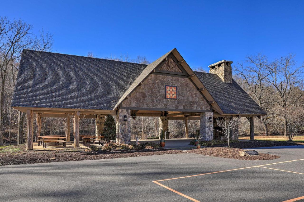 Cullowhee Home With Game Room, Wraparound Decks Exterior foto